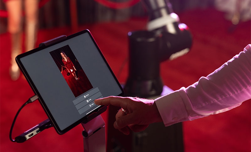 Glambot tablet